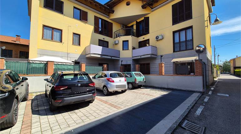 Trilocale con mansarda e autorimessa doppia