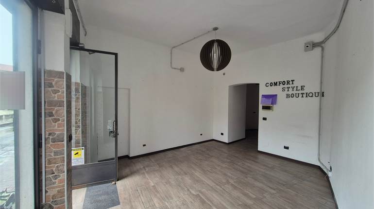 Vendesi negozio Lomazzo centro
