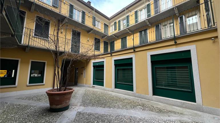 Ricercato ufficio Cantù centro storico