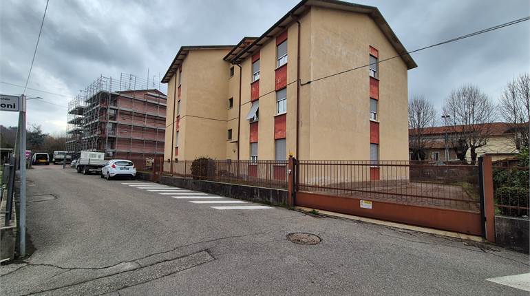 Trilocale con cantina a Lurate Caccivio