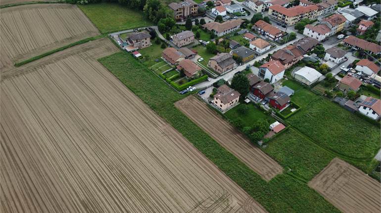Complesso di terreni residenziali a Cermenate 