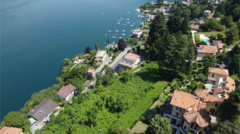 Luminoso attico con spettacolare vista lago