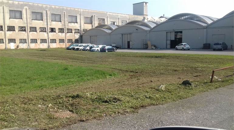 Magazzino in affitto a Rovellasca