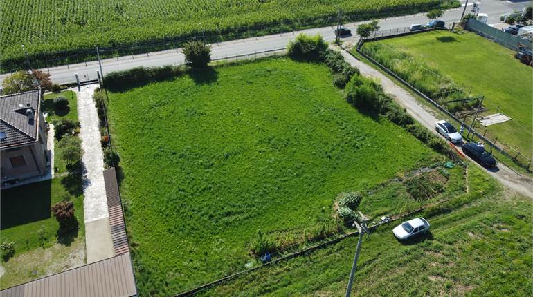 Terreno industriale e commerciale a Cermenate