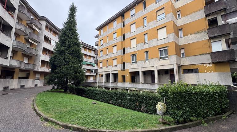 Ottimo trilocale ristrutturato a nuovo e completamente arredato.