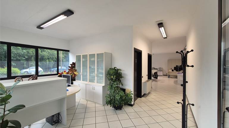 Capannone in ottime condizioni a Turate