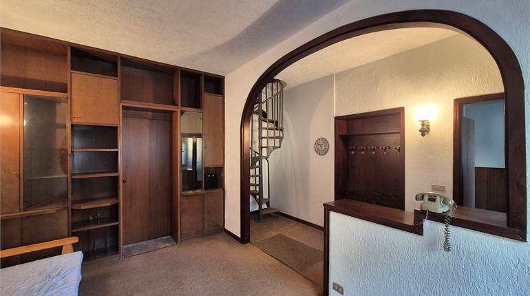 Ampio trilocale su due livelli a Cirimido