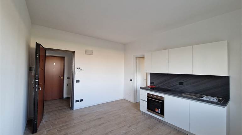 Bilocale arredato di cucina a Turate