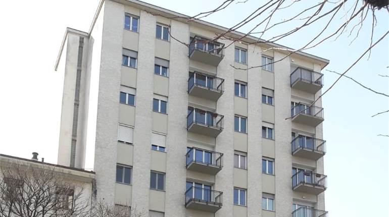 Elegante Bilocale Arredato con Terrazzo – Como