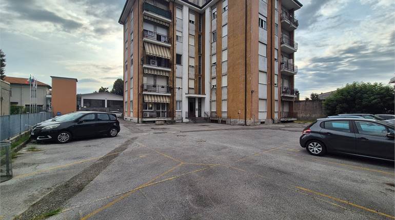 Ristrutturato trilocale nel centro di Cantù