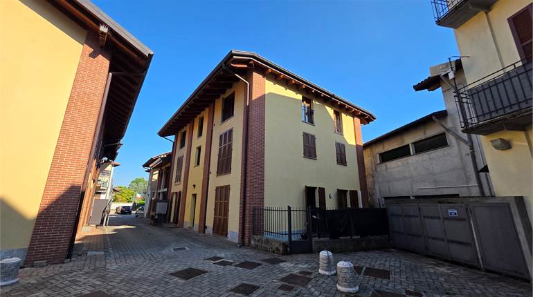 Trilocale con Giardino Privato a Fenegrò